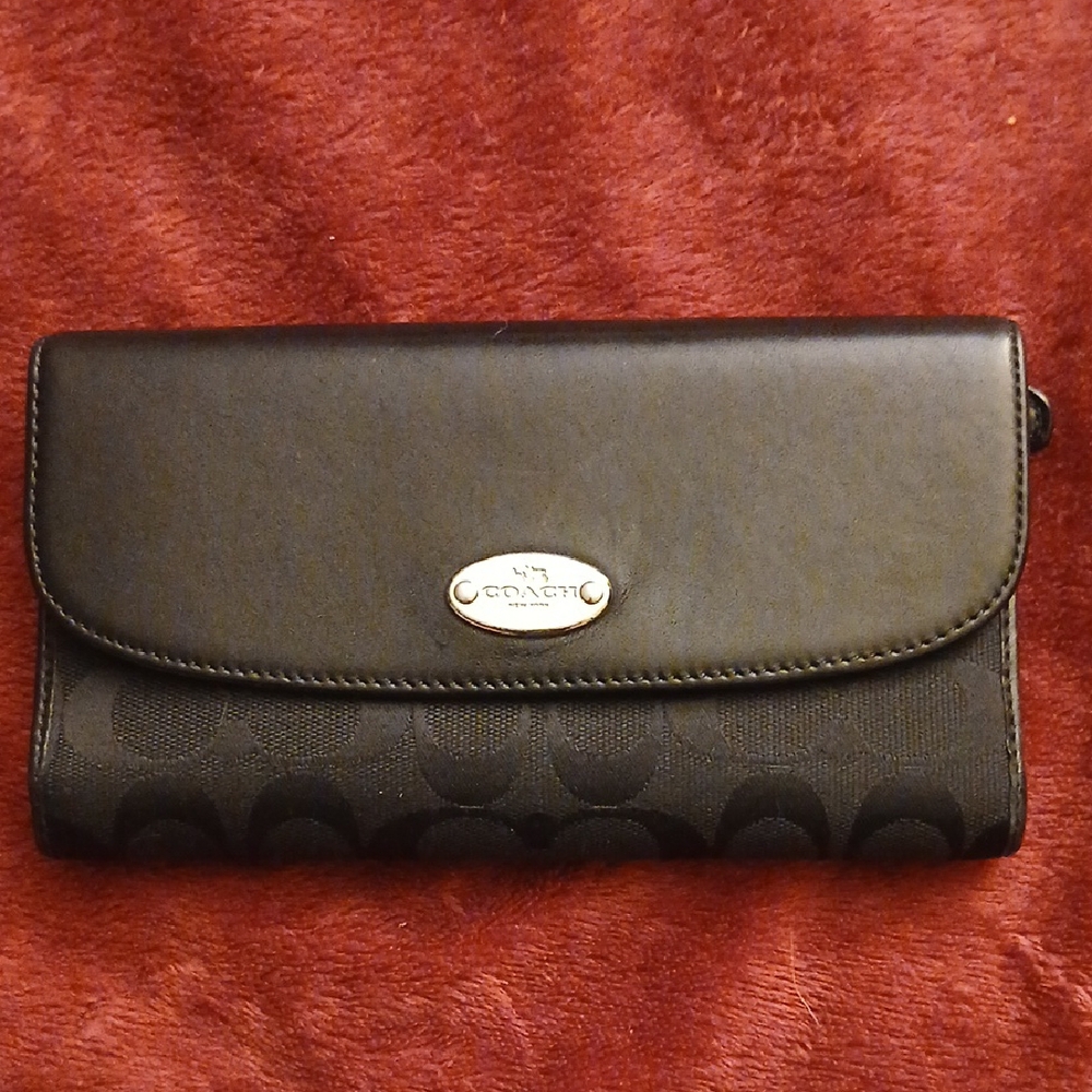 Coach Black Signature Flap Top Trifold IWallet